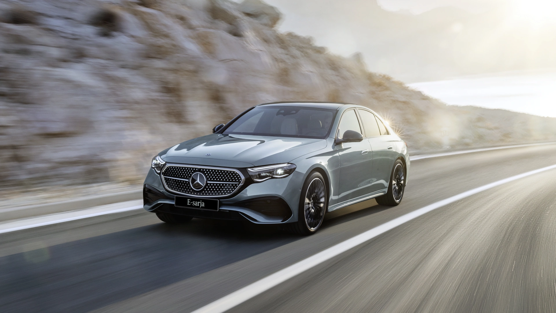 Atklājiet Mercedes-Benz E klases lieliskās īpašības